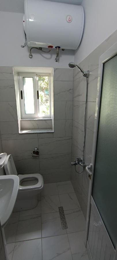 ホテル Eljos House Përmet エクステリア 写真