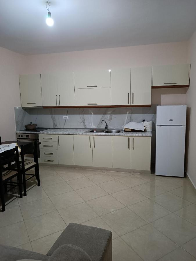 ホテル Eljos House Përmet エクステリア 写真