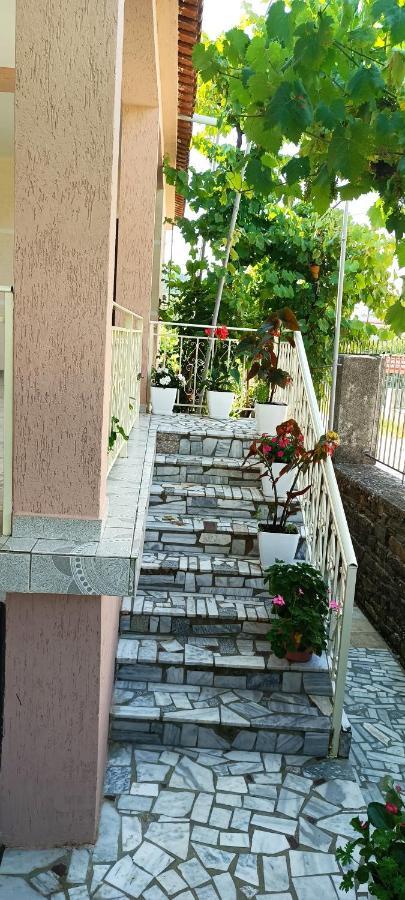 ホテル Eljos House Përmet エクステリア 写真
